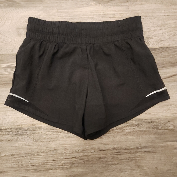 4 pairs  7/8 shorts - Picture 5 of 16